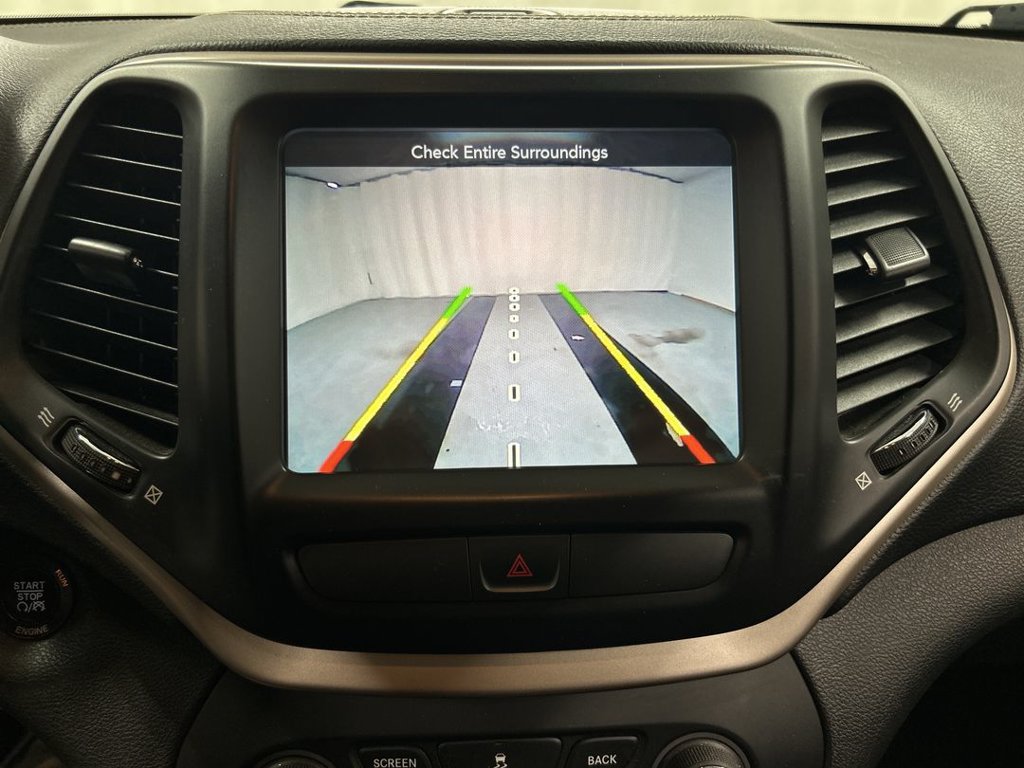 Used 2016 Jeep Cherokee Limited AWD/4WD image 15