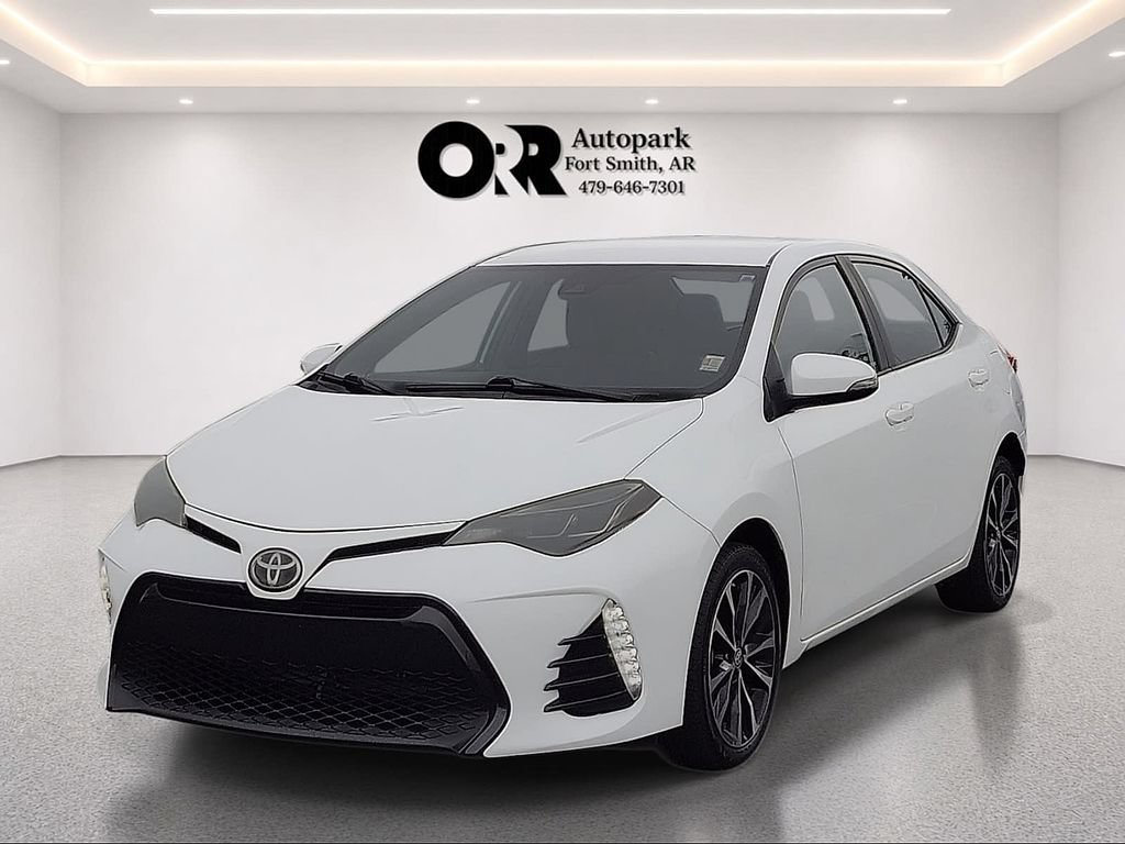 Used 2018 Toyota Corolla SE FWD image 2