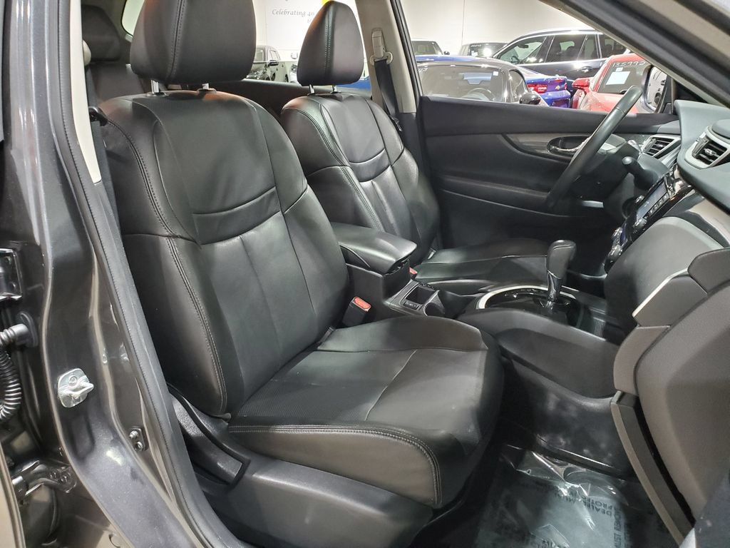 Used 2016 Nissan Rogue SL w/ SL Premium Package FWD image 14