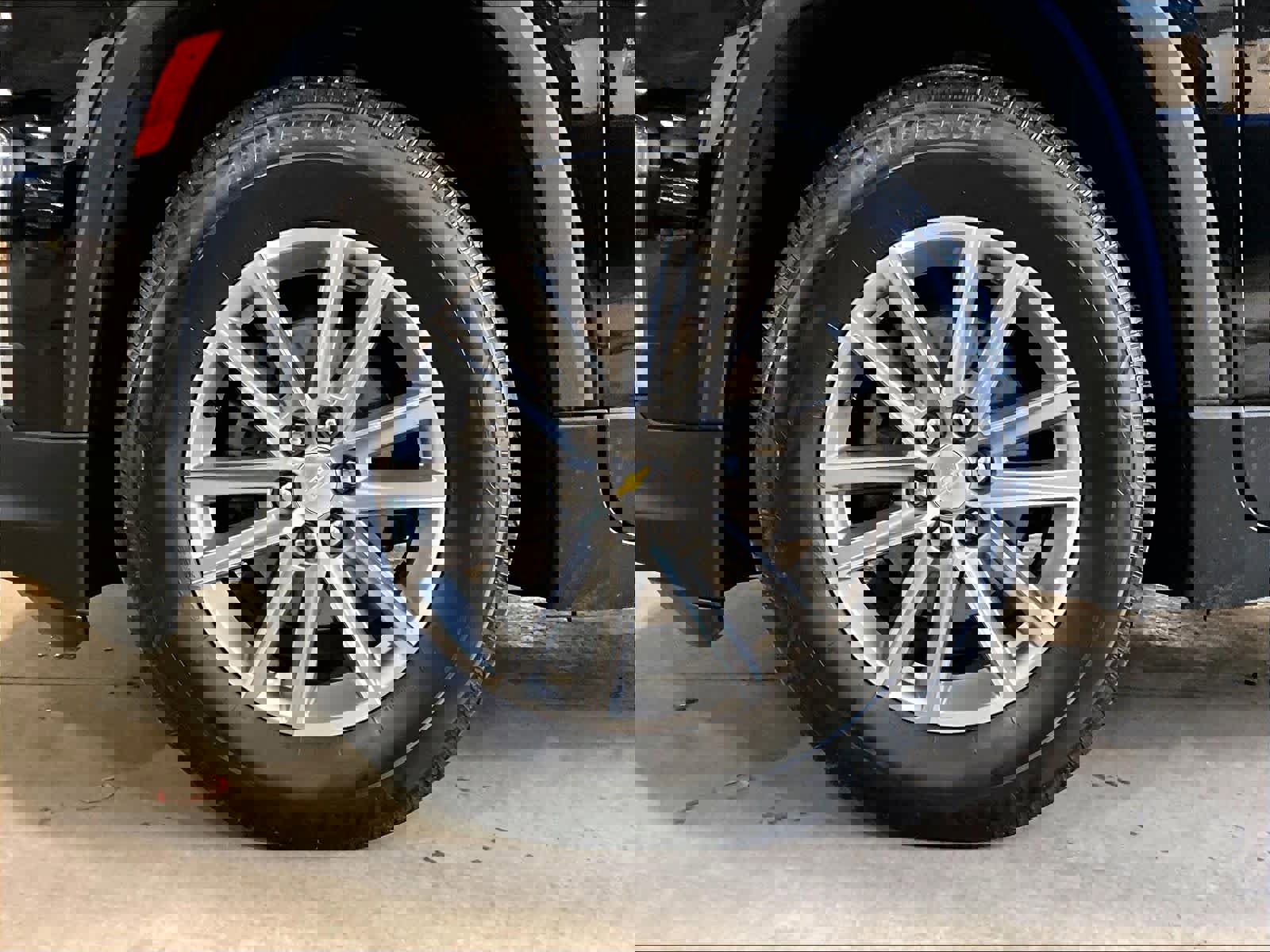 Used 2023 Chevrolet Traverse LT image 7