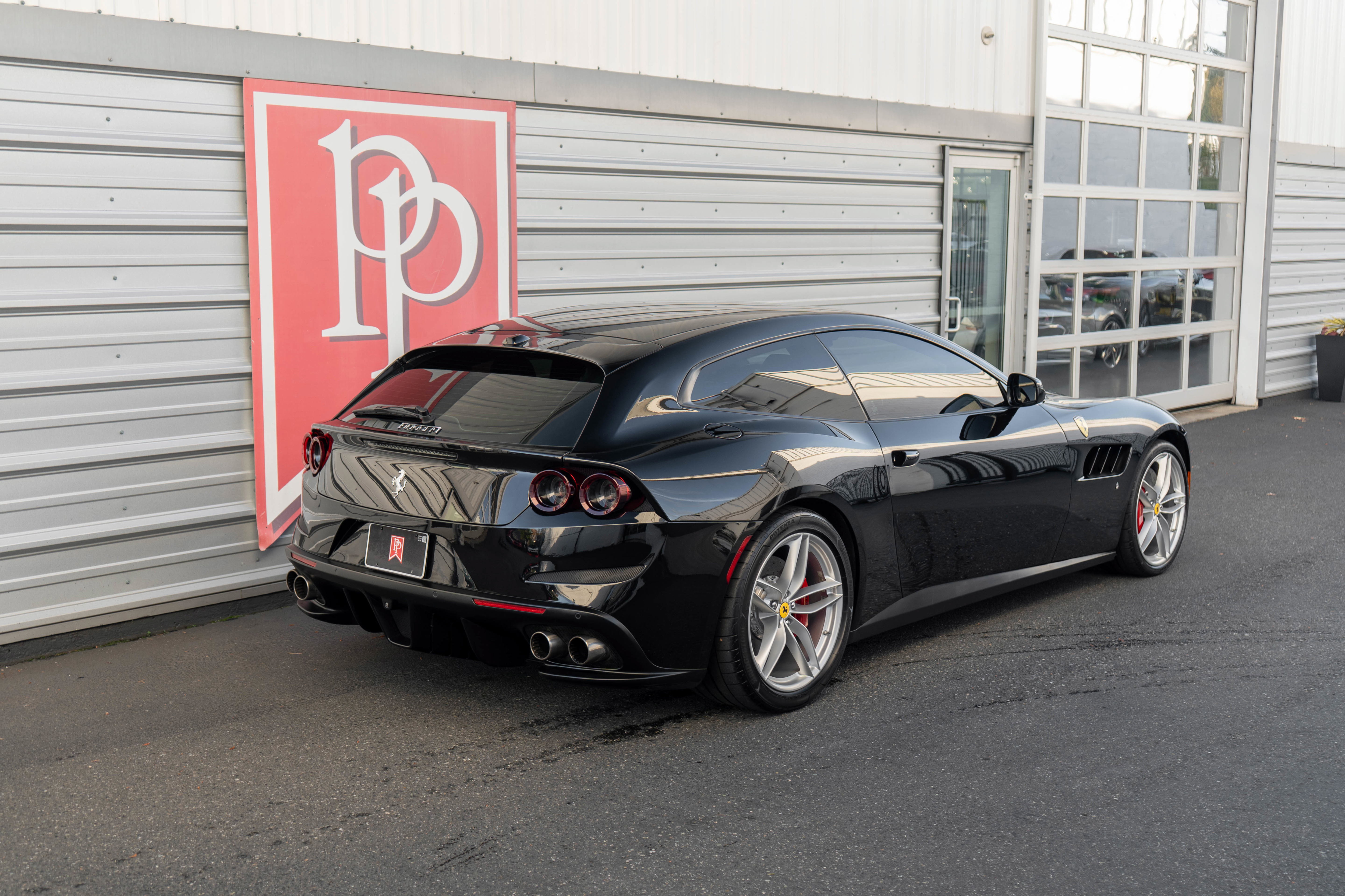 Used 2018 Ferrari GTC4Lusso T RWD image 48