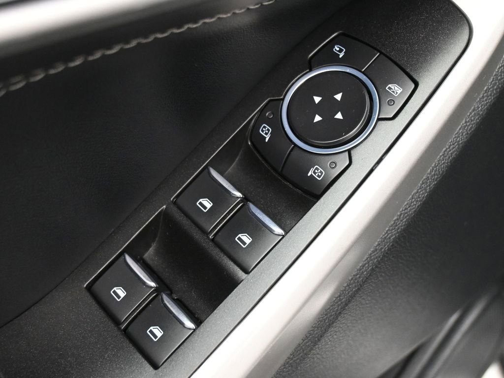 Used 2022 Ford Explorer Limited w/ Equipment Group 301A image 3