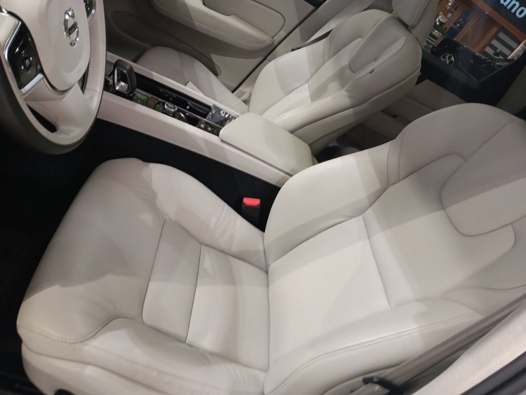 Used 2024 Volvo XC60 B5 Plus w/ Protection Package Premier AWD/4WD image 5