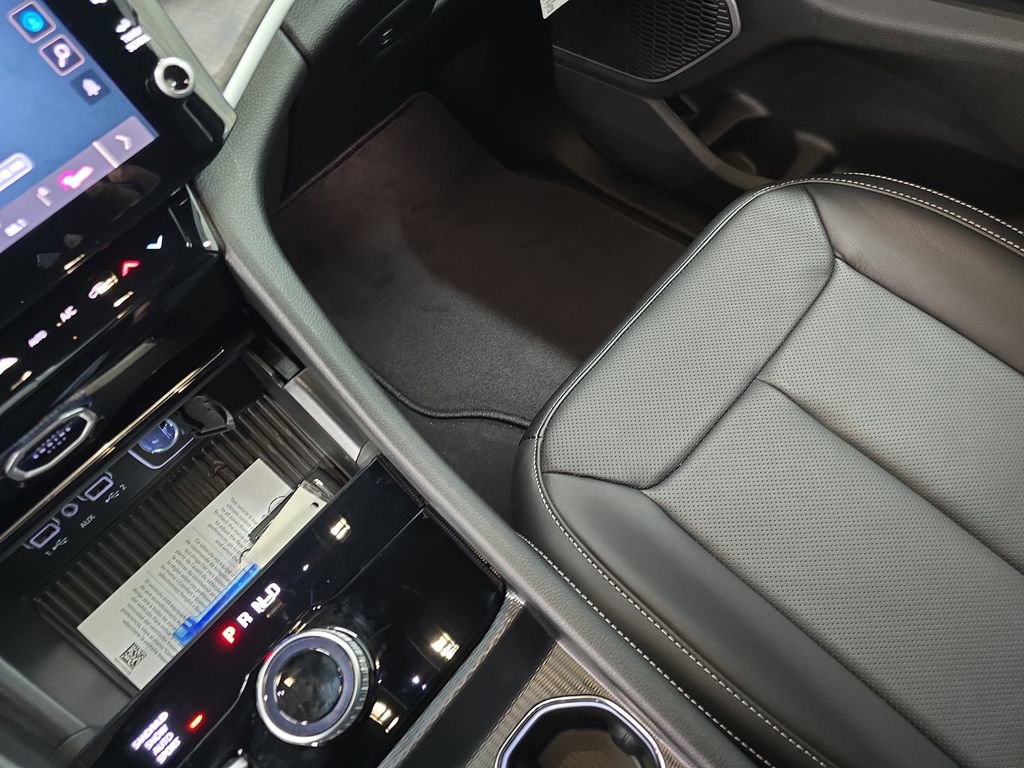 New 2026 Jeep Grand Cherokee L Limited AWD/4WD image 25
