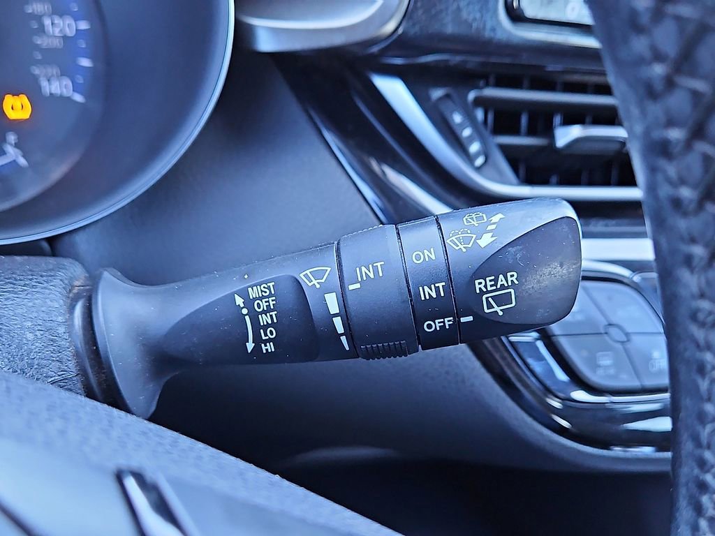 Used 2018 Toyota C-HR XLE FWD image 23