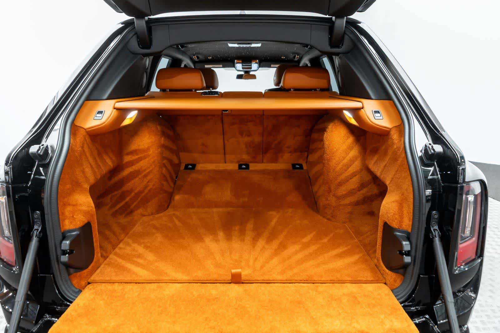 New 2026 Rolls-Royce Cullinan Black Badge AWD/4WD image 34