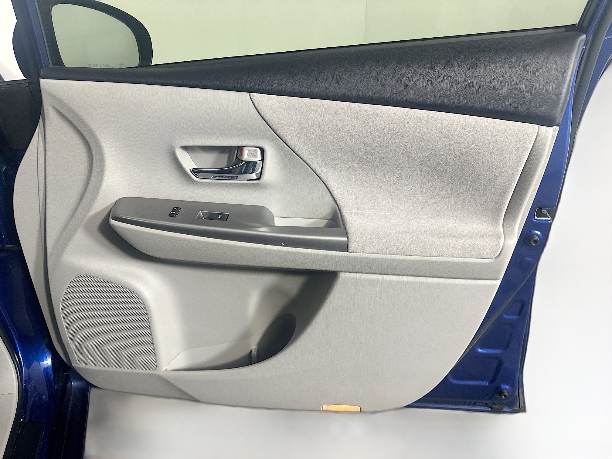 Used 2017 Toyota Prius V Two image 30