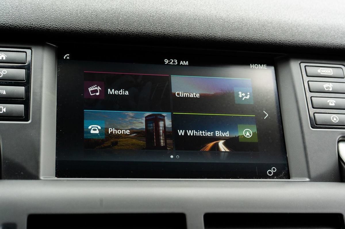 Used 2017 Land Rover Discovery Sport SE AWD/4WD image 29