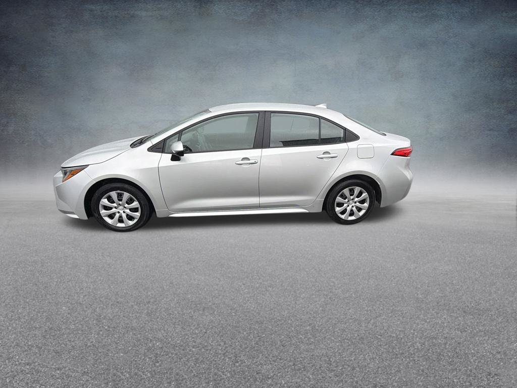 Used 2024 Toyota Corolla LE FWD image 2