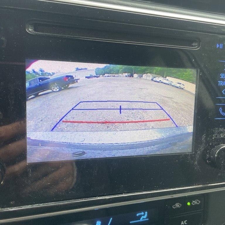Used 2018 Toyota Corolla LE FWD image 9