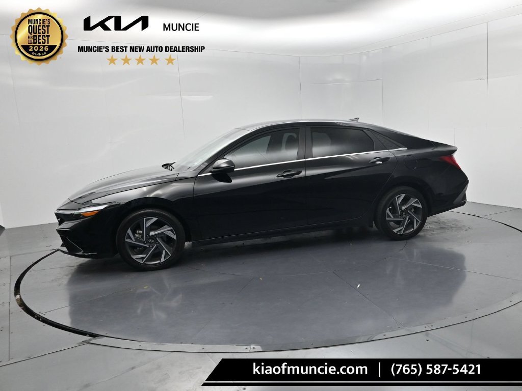 Used 2025 Hyundai Elantra Limited w/ Cargo Package FWD image 4