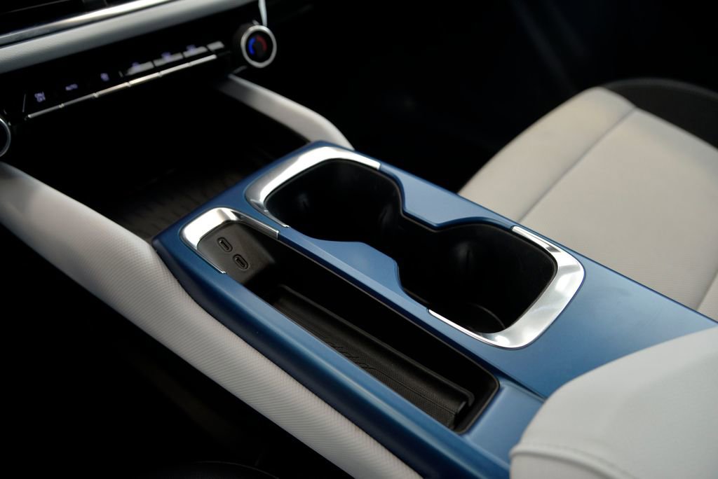 Used 2025 Chevrolet Equinox EV LT w/ Convenience Package II image 26