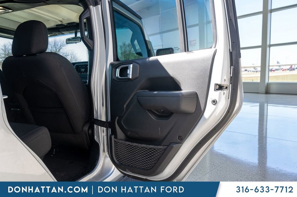 Used 2023 Jeep Gladiator Sport image 21