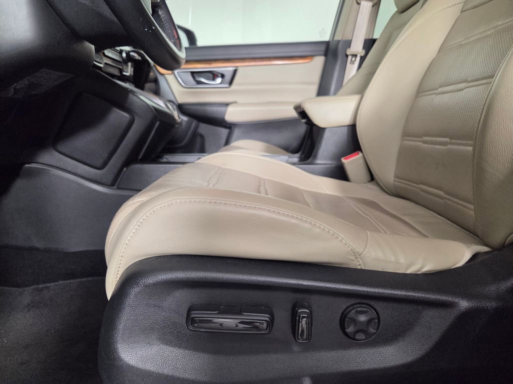 Used 2018 Honda CR-V Touring image 12