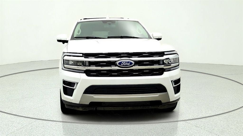 Used 2022 Ford Expedition Limited AWD/4WD image 2