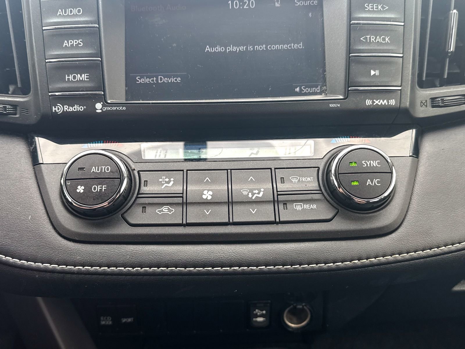 Used 2016 Toyota RAV4 XLE AWD/4WD image 32