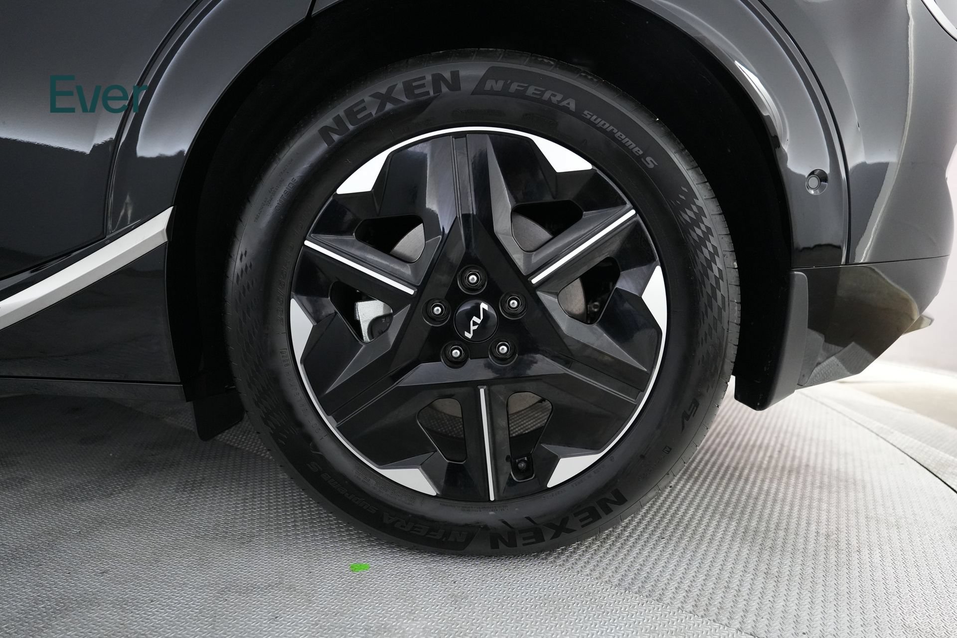 Used 2025 Kia EV6 Wind RWD image 9