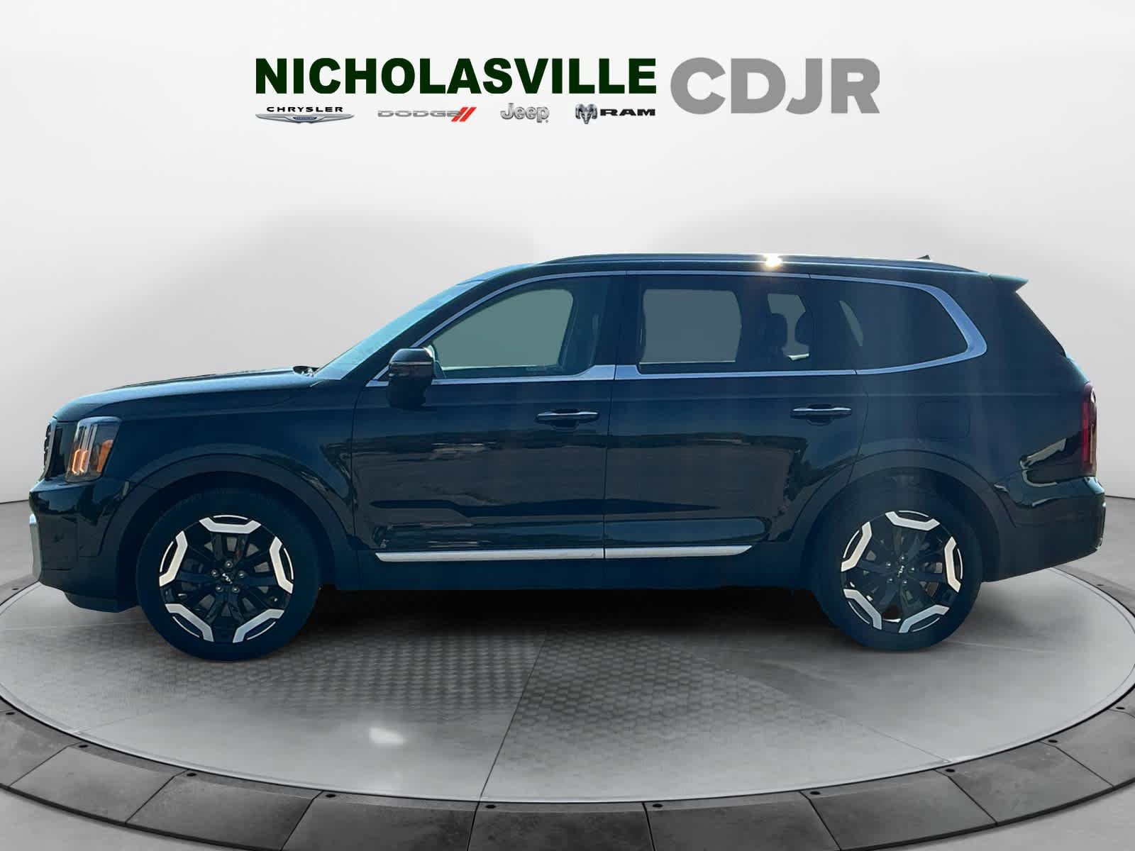 Used 2024 Kia Telluride S w/ S Sunroof Package AWD/4WD image 2