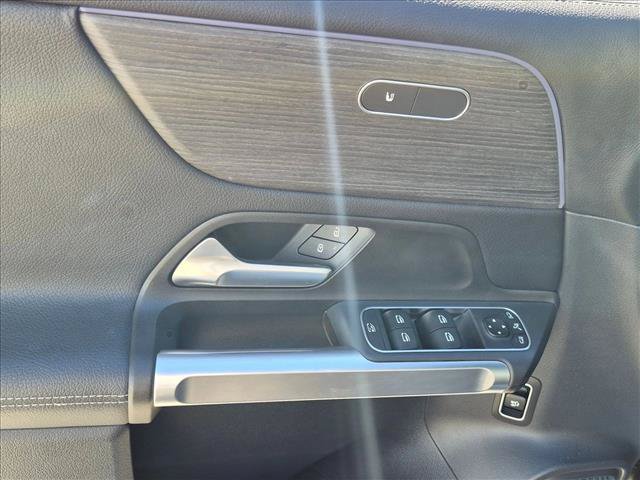 Used 2022 Mercedes-Benz GLB 250 image 11