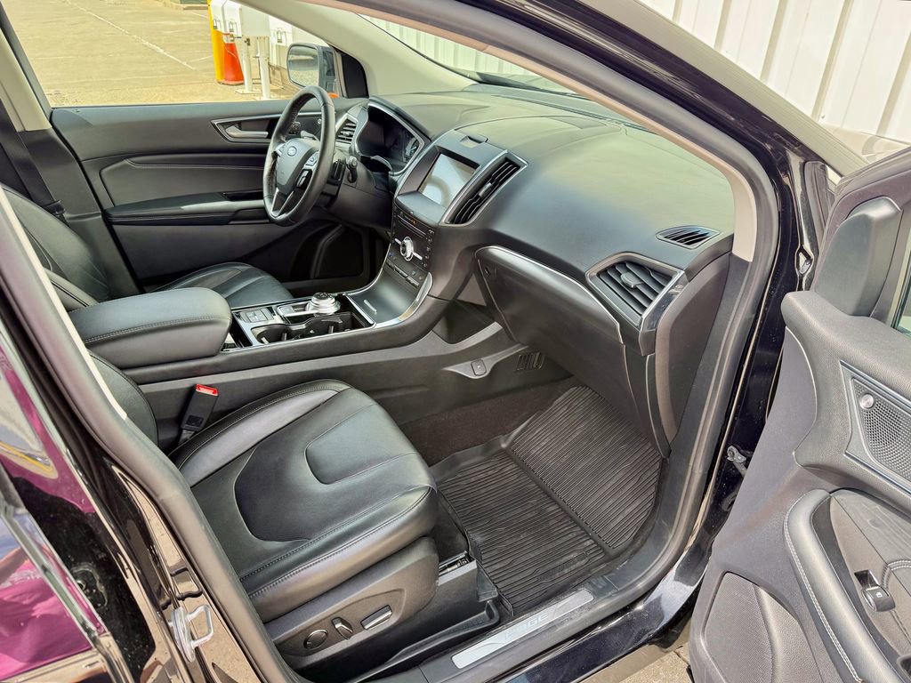 Used 2019 Ford Edge Titanium w/ Equipment Group 301A image 20