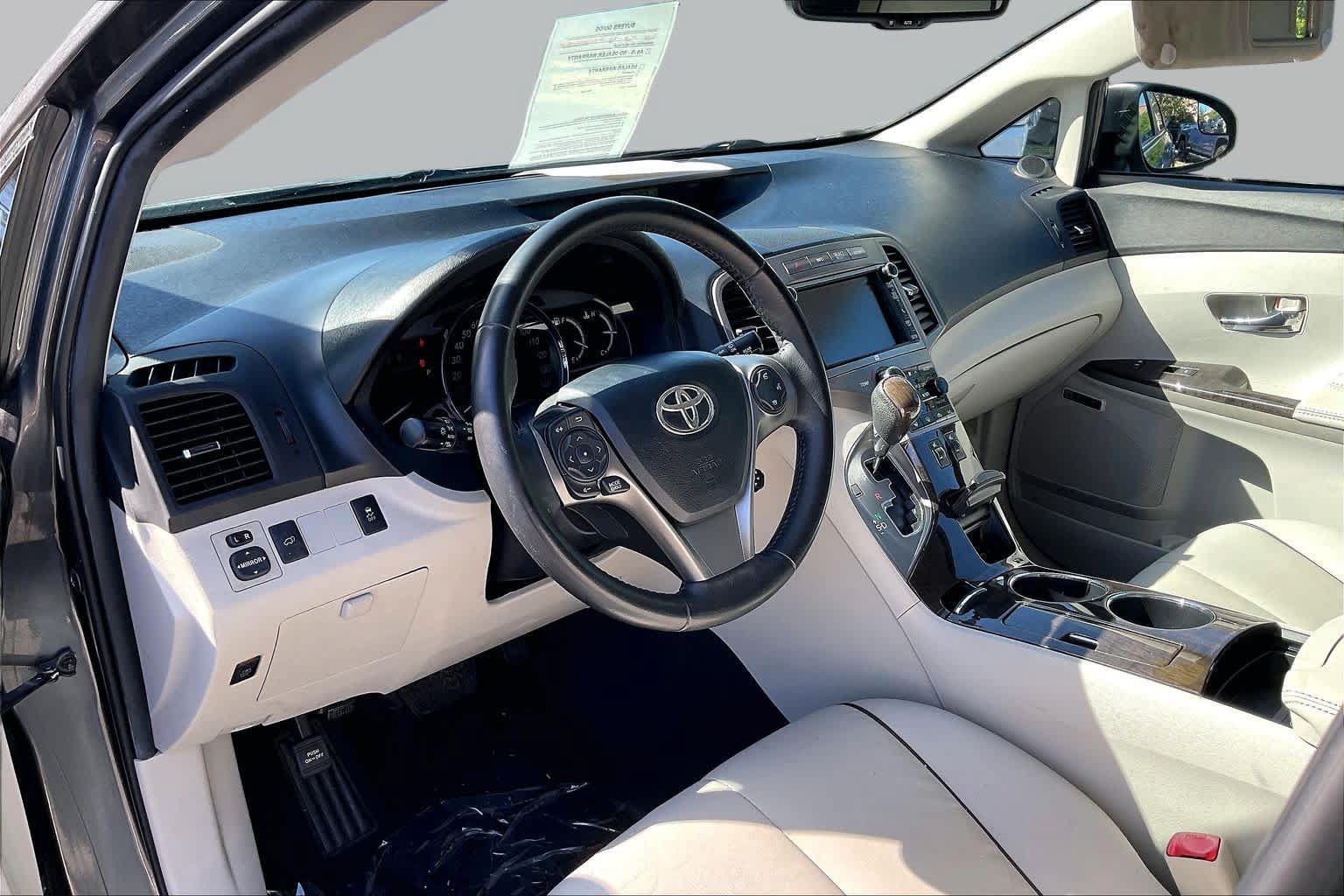 Used 2013 Toyota Venza Limited w/ Tow Prep Pkg AWD/4WD image 13