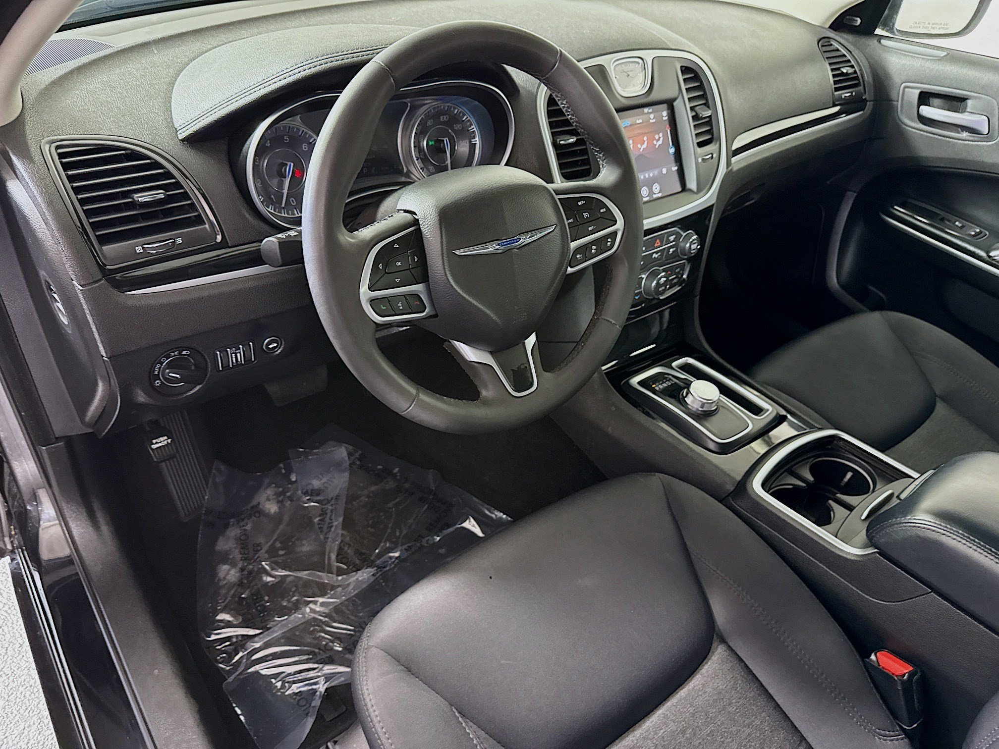 Used 2023 Chrysler 300 Touring w/ Safetytec Plus Group RWD image 23