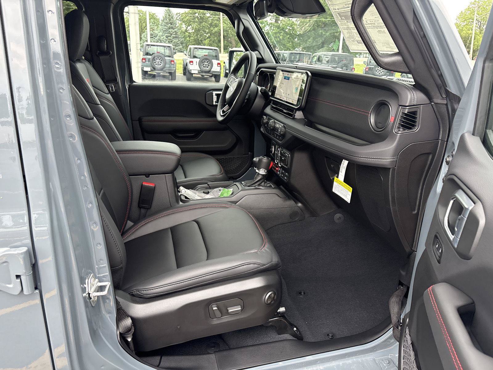 New 2026 Jeep Wrangler Unlimited Rubicon AWD/4WD image 13