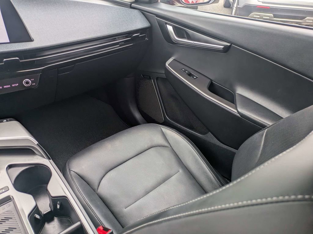 Used 2023 Kia EV6 Wind RWD image 18