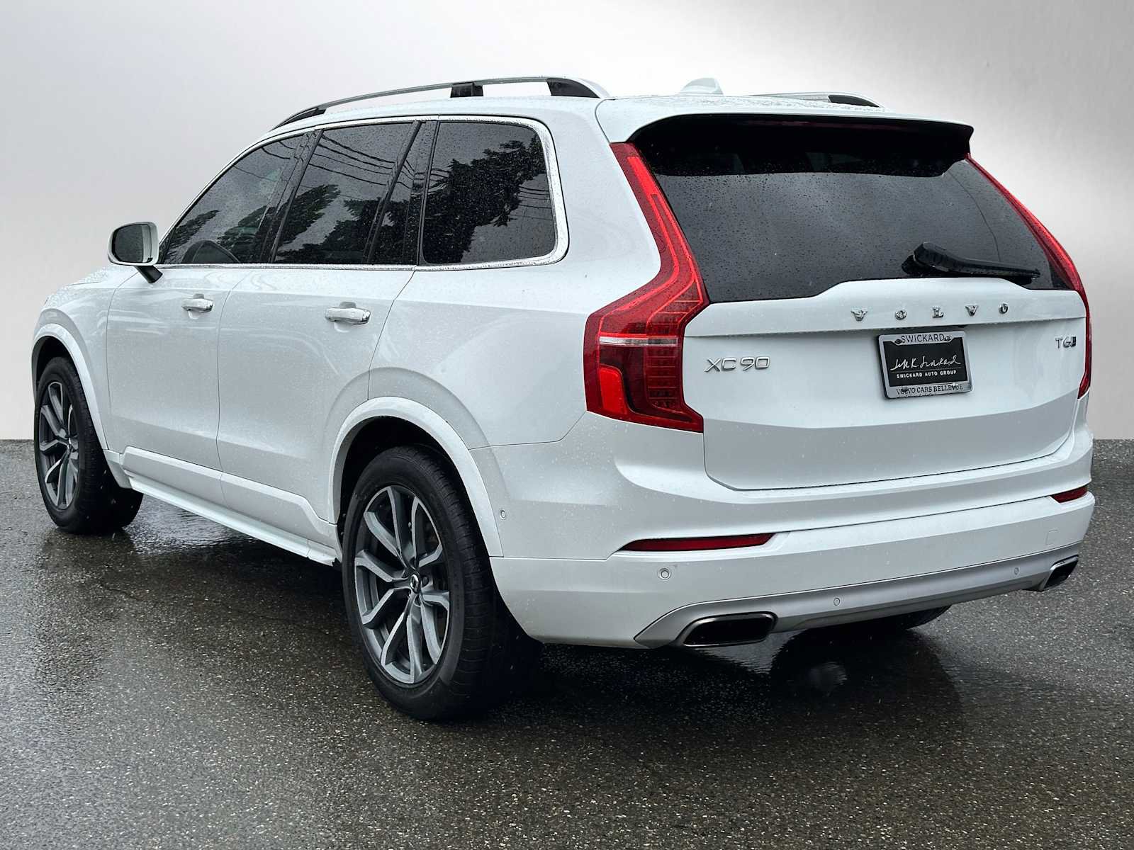 Used 2017 Volvo XC90 T6 Momentum w/ Vision Package AWD/4WD image 5