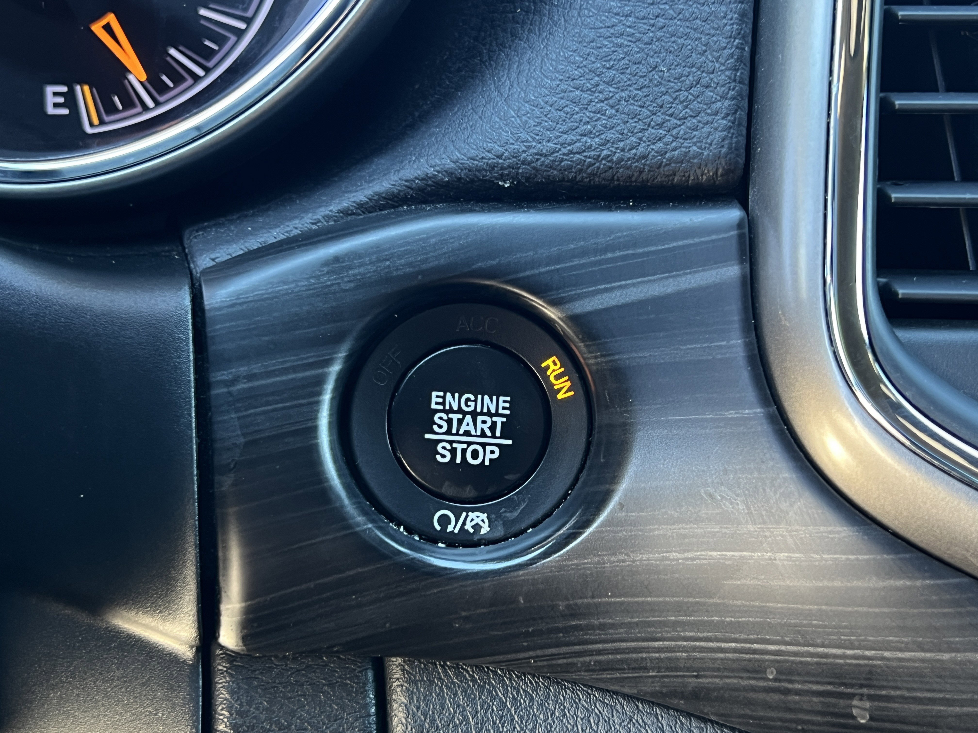 Used 2021 Jeep Grand Cherokee Laredo image 26