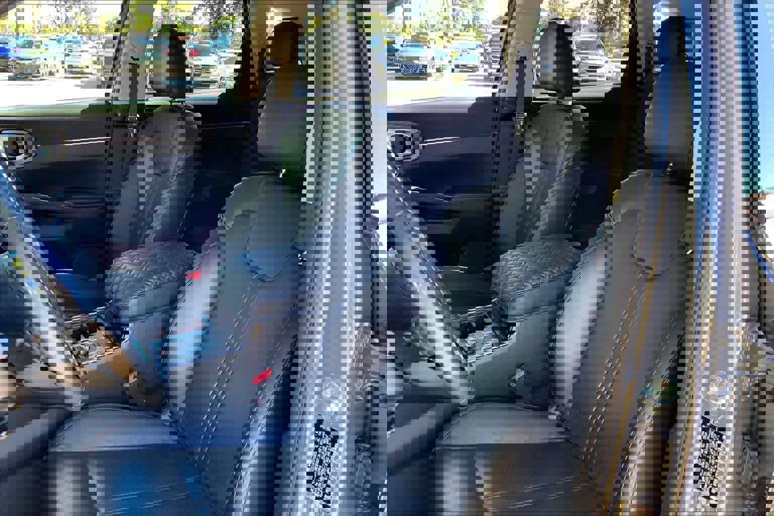 Used 2023 Kia Sorento S w/ Panoramic Sunroof Package image 7