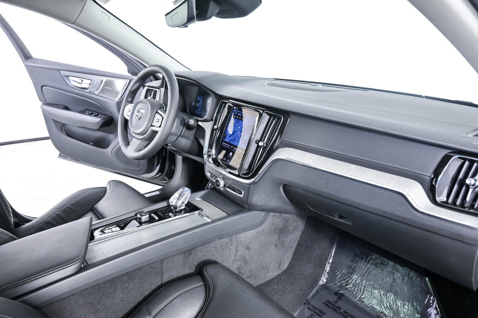 Certified 2025 Volvo V60 B5 Cross Country Ultra AWD/4WD image 23