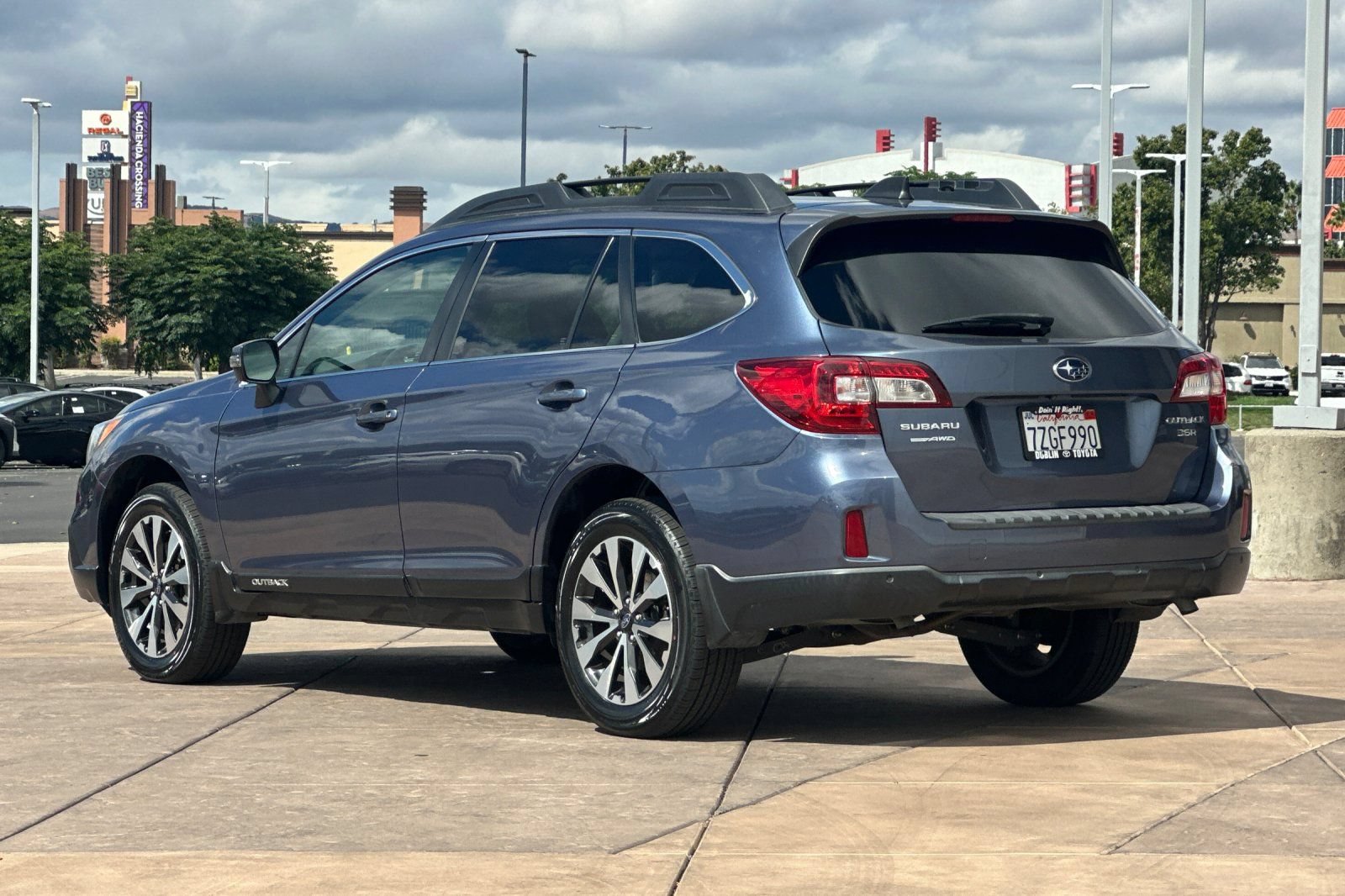 Used 2017 Subaru Outback 3.6R Limited AWD/4WD image 6