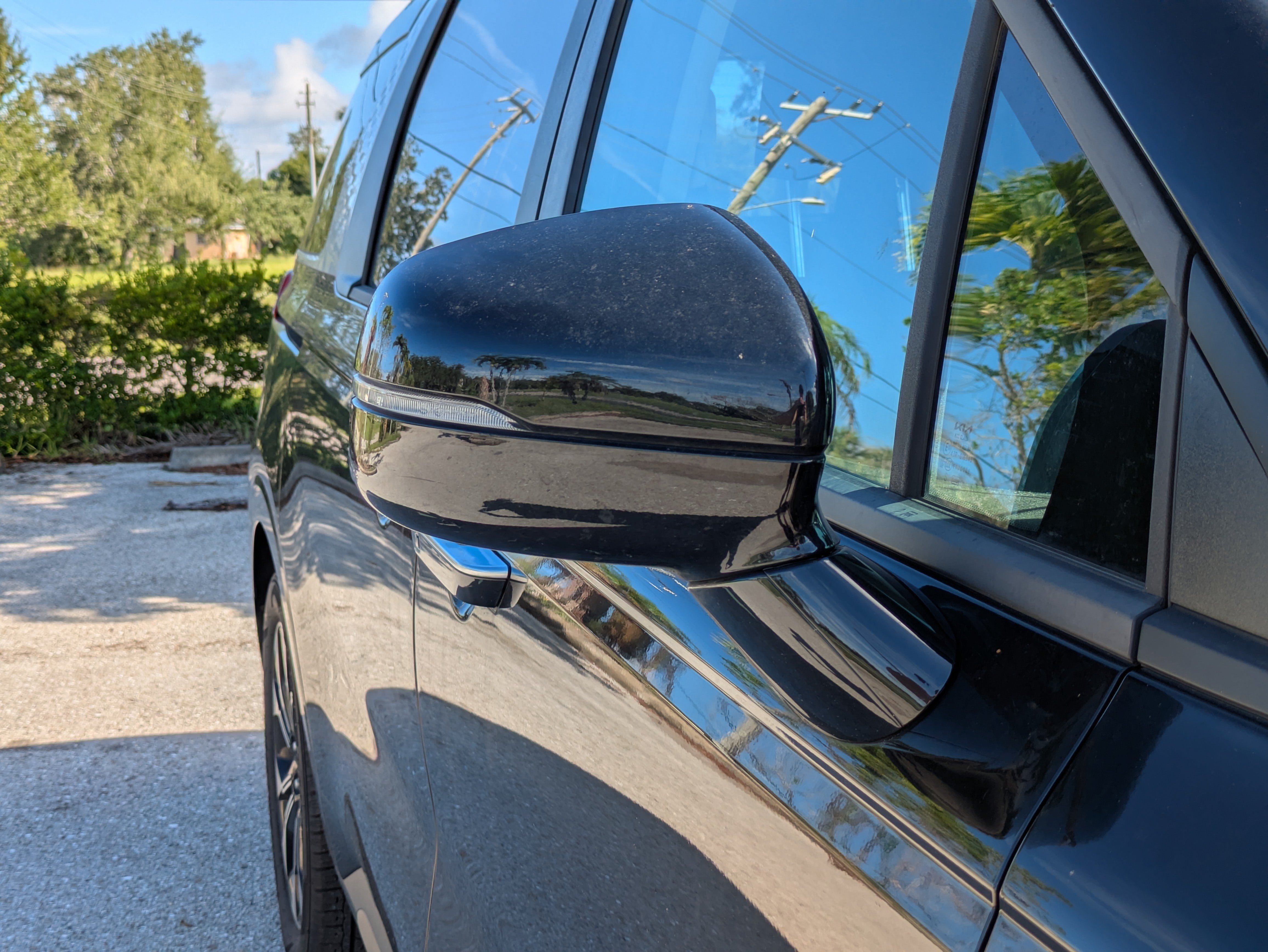 Used 2024 Kia Carnival EX FWD image 12