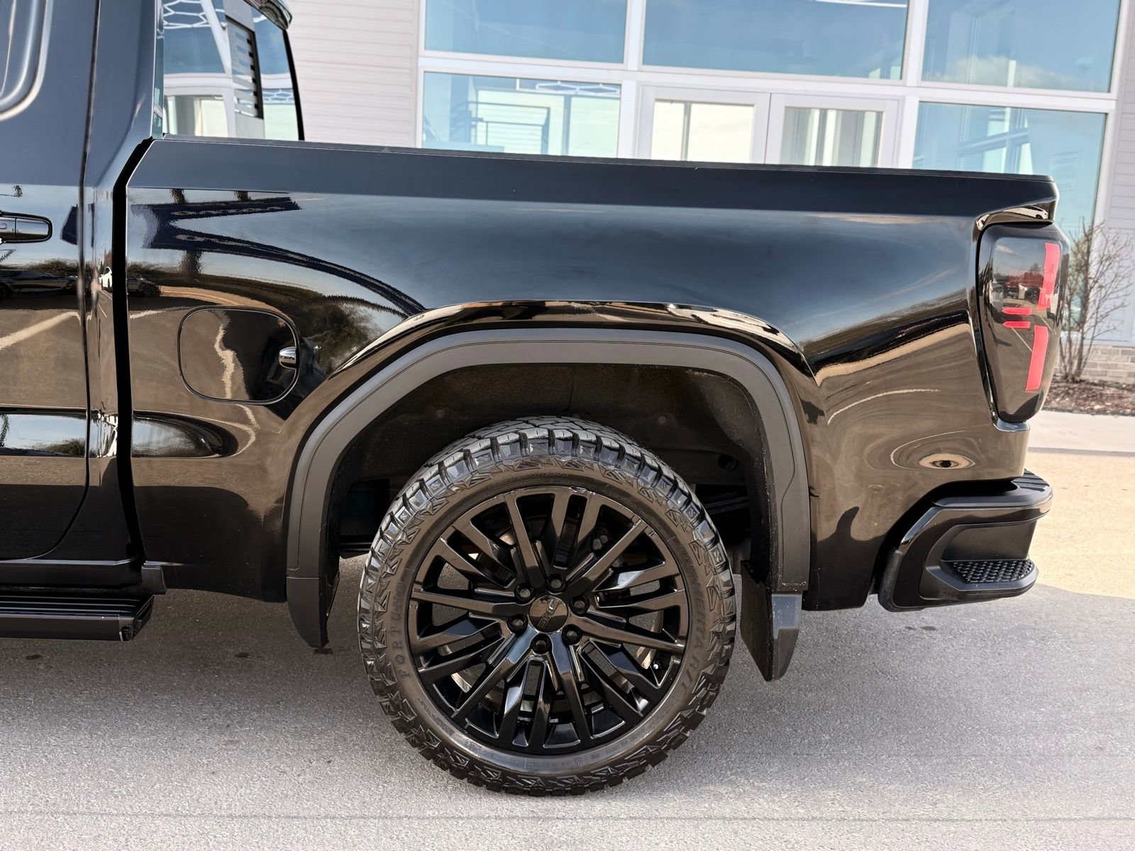 Used 2019 GMC Sierra 1500 Denali w/ Denali Ultimate Package image 3