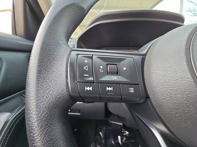 Used 2024 Nissan Rogue SV image 11