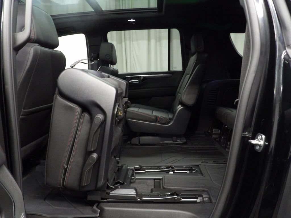 Used 2026 Chevrolet Suburban RST w/ Comfort Package AWD/4WD image 61
