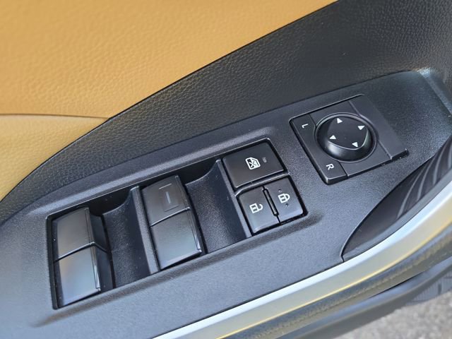 Used 2019 Toyota RAV4 LE image 12