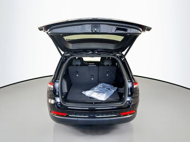 New 2025 Jeep Grand Cherokee Limited w/ Black Appearance Package image 26