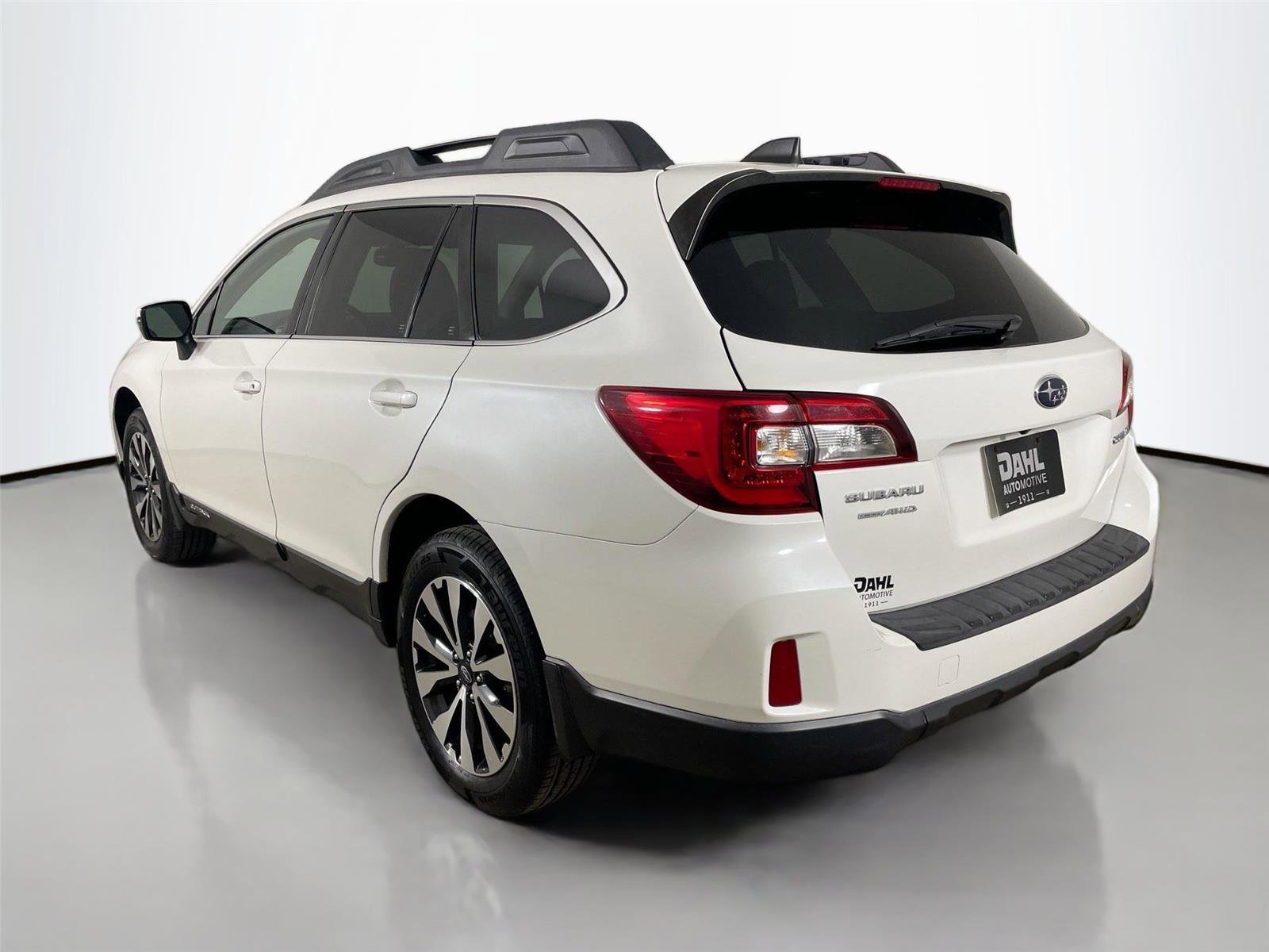 Used 2016 Subaru Outback 2.5i Limited image 10