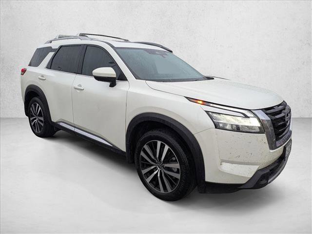 Used 2024 Nissan Pathfinder Platinum AWD/4WD video 3