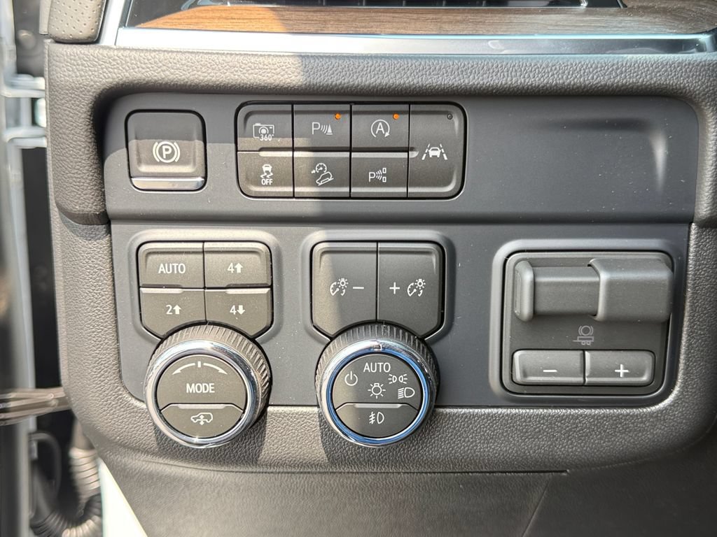 New 2026 Chevrolet Tahoe High Country AWD/4WD image 22