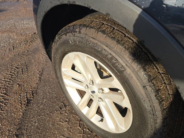 Used 2017 Ford Explorer XLT w/ Equipment Group 202A image 7