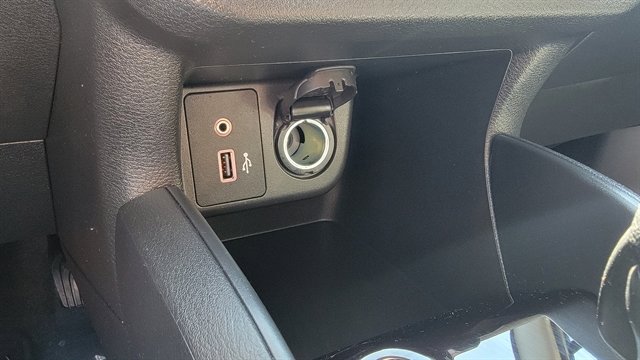 Used 2022 Nissan Versa SV w/ Trunk Package FWD image 30