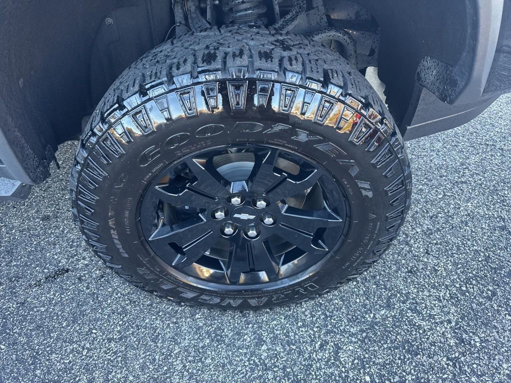 Used 2022 Chevrolet Colorado ZR2 w/ ZR2 Midnight Special Edition image 16