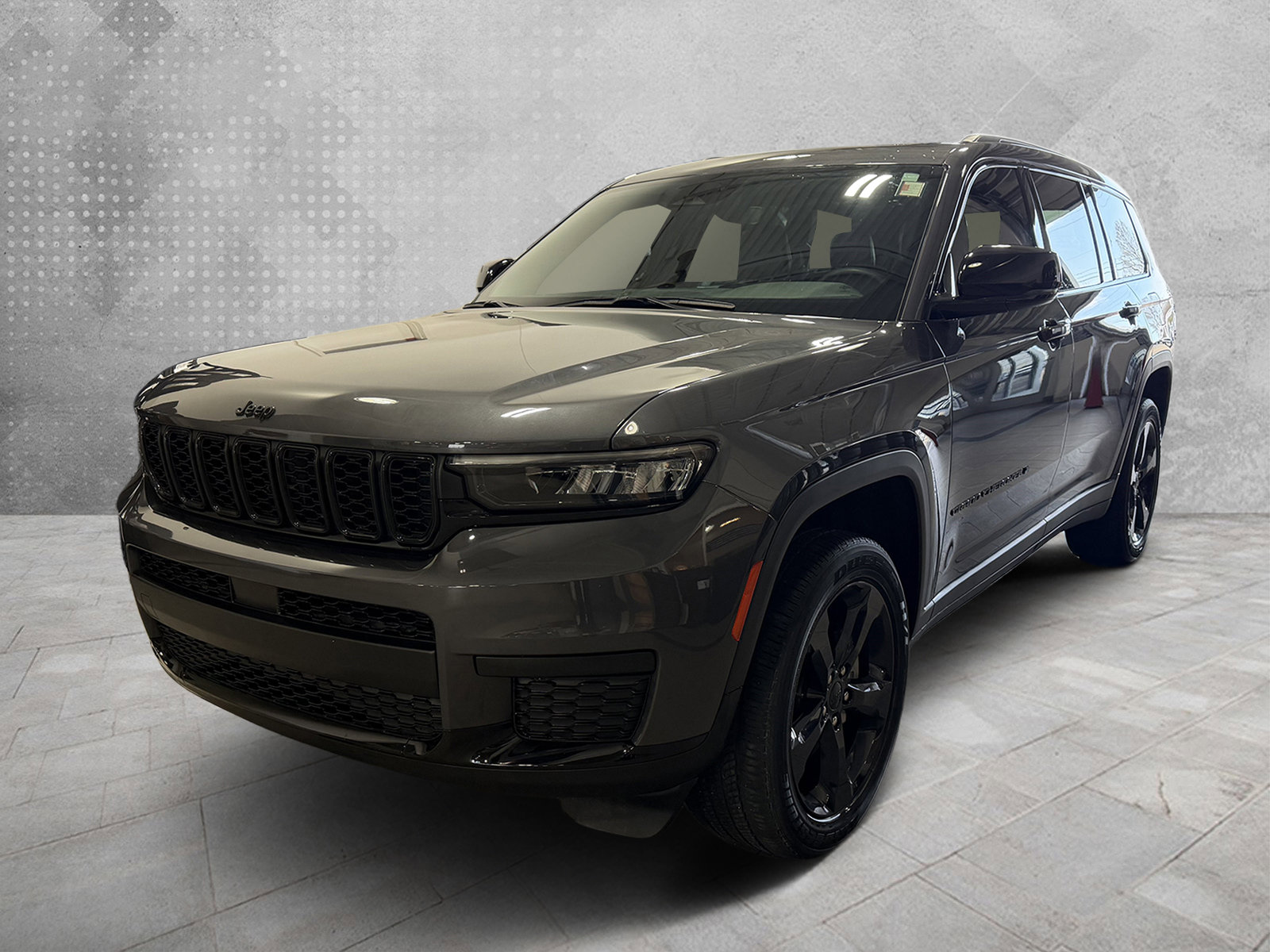 Used 2023 Jeep Grand Cherokee L Laredo image 4