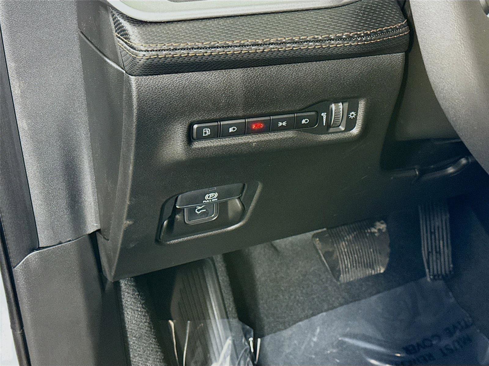 New 2026 Jeep Cherokee Overland w/ Trailer Tow Group image 5