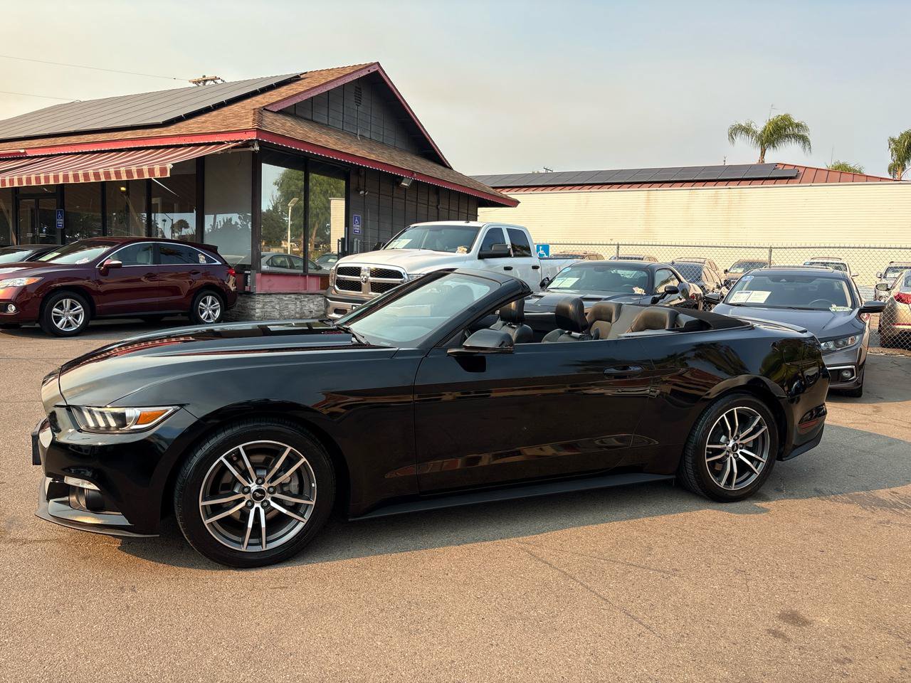 Used 2016 Ford Mustang Premium RWD image 5