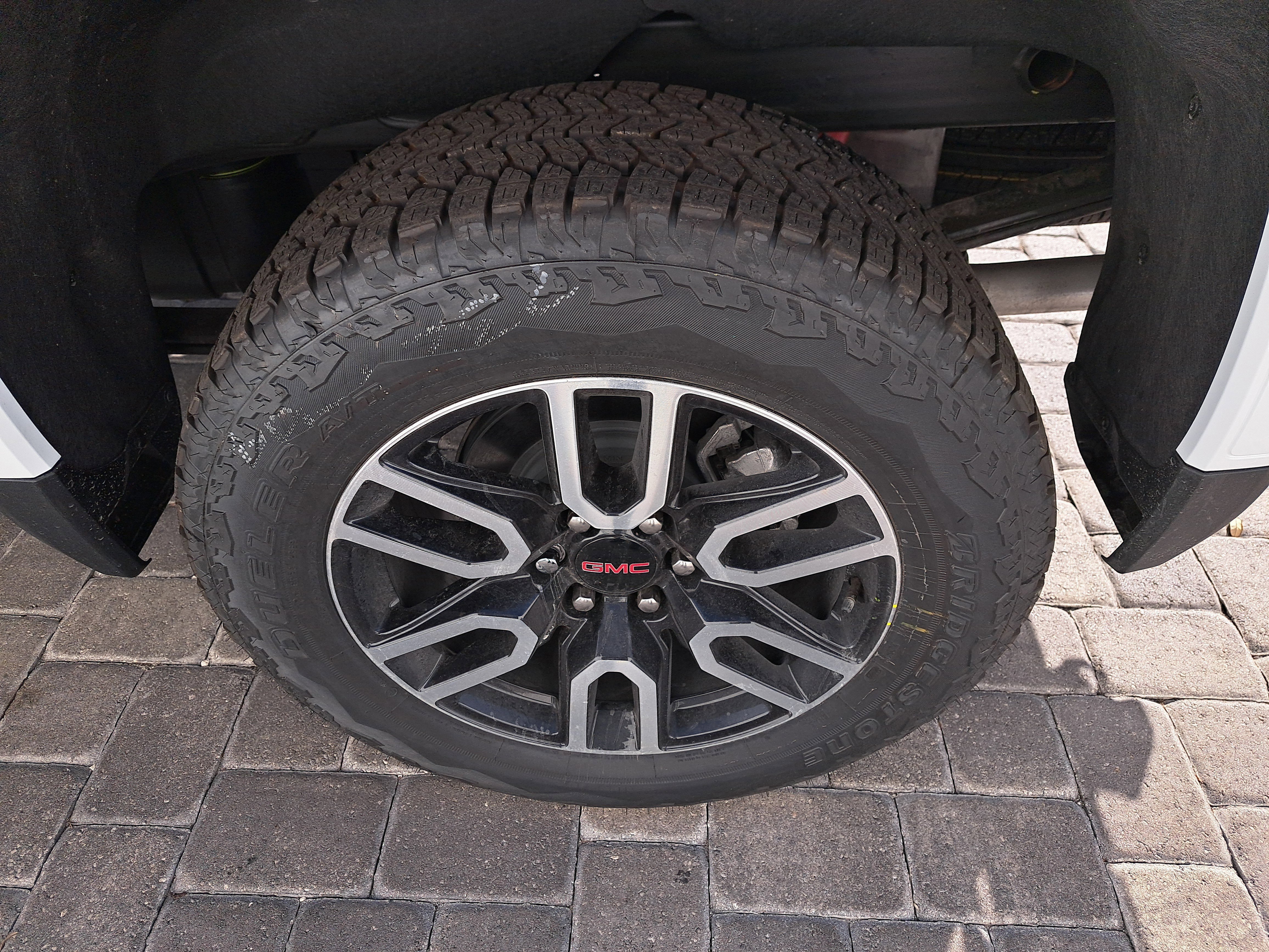 New 2026 GMC Sierra 1500 AT4 w/ AT4 Premium Package AWD/4WD image 9