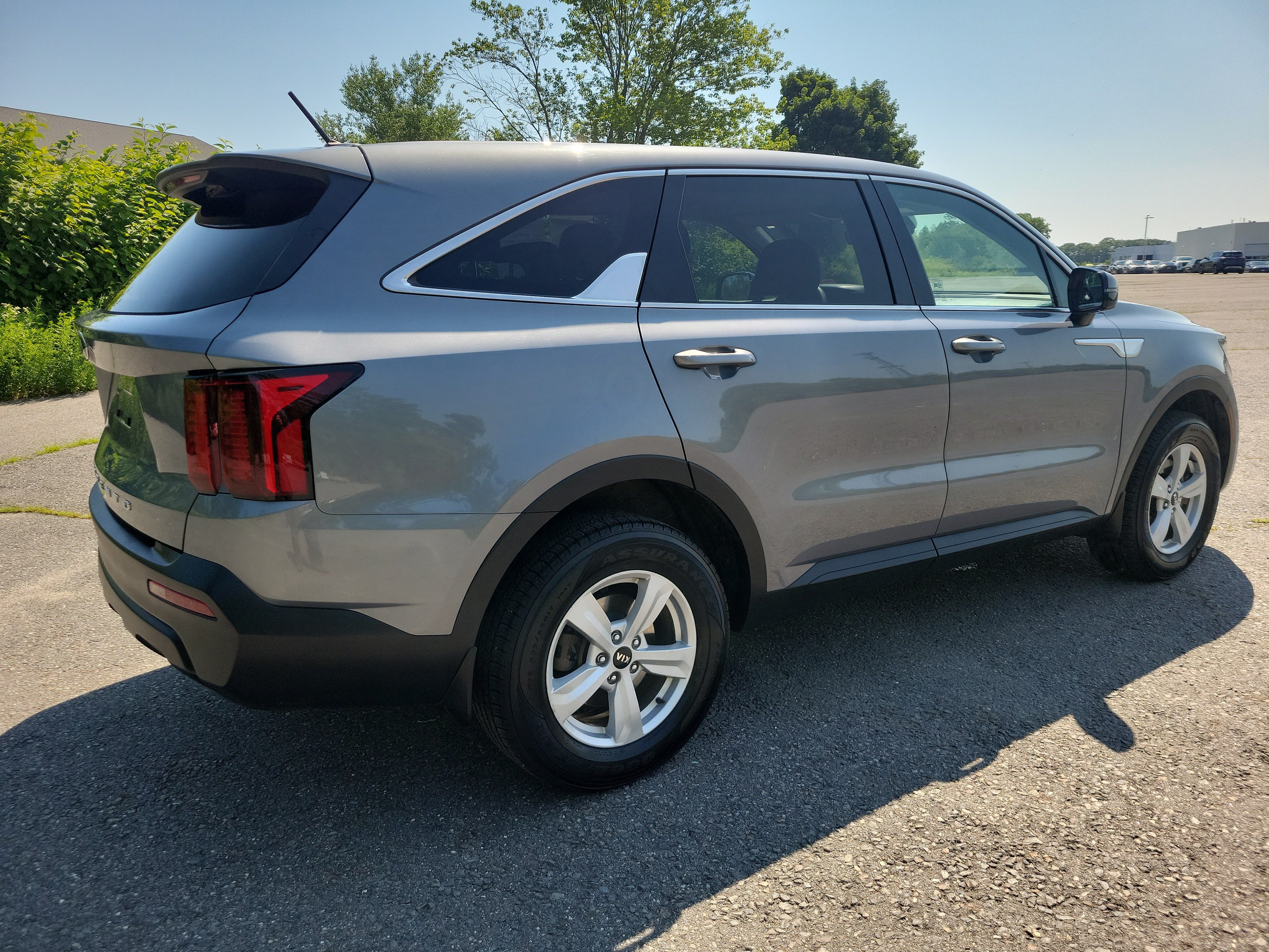 Used 2021 Kia Sorento LX AWD/4WD image 5